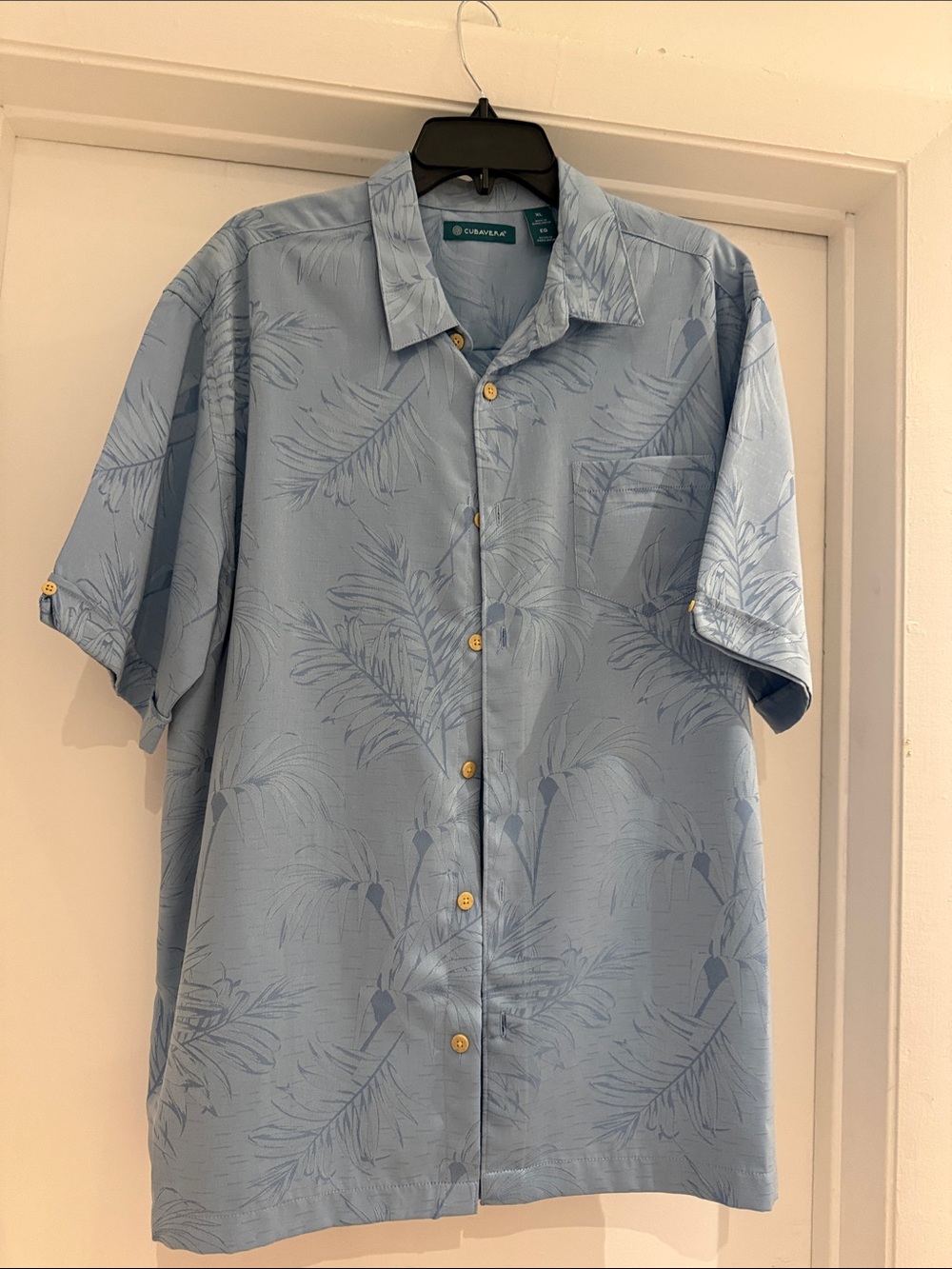 Cubavera Light Blue Palm-Pattern Short-Sleeve Casual Shirt. Worn once.